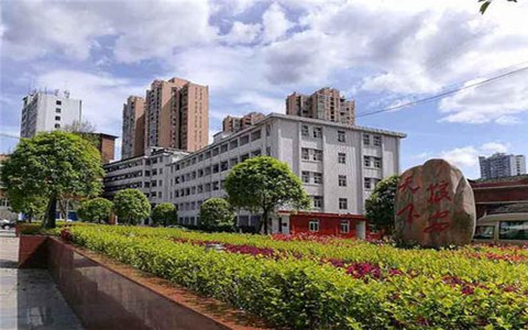 廣漢市職業中專學校計算機應用專業