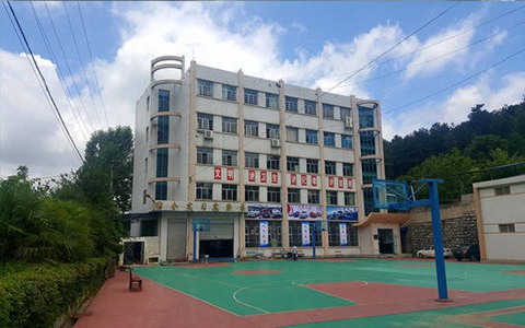 成都指南針職業技術學校旅游服務與管理